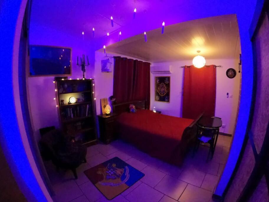 La Chambre Des Sorciers - Logement Independant Sainte-Marie Exteriér fotografie